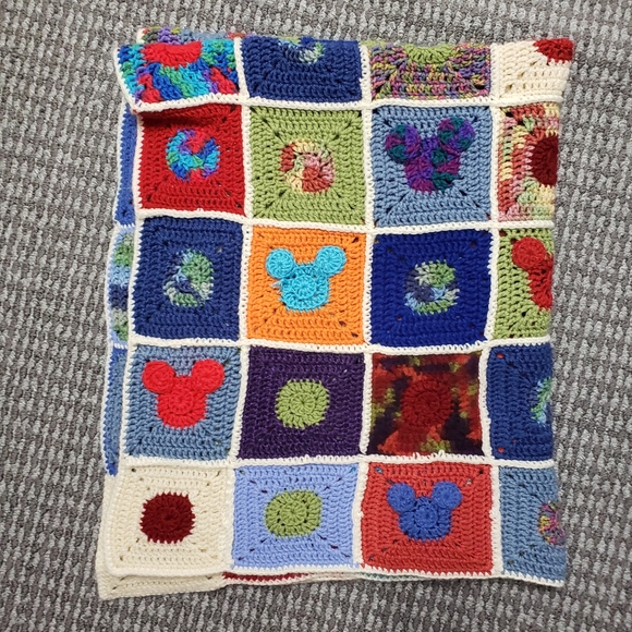 Vintage Crochet Throw Blanket Mickey Mouse Ears 51x40.5 Wall Tapestry Grannycore - Picture 1 of 14